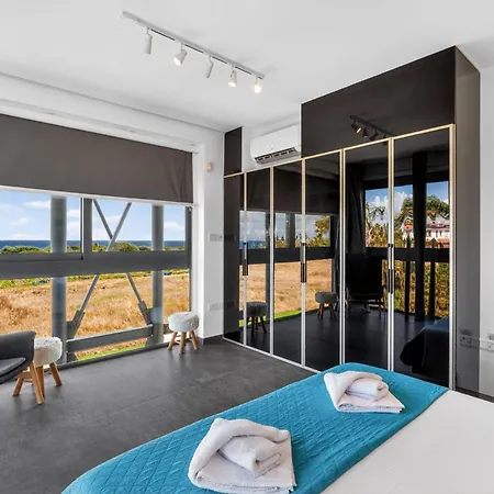 Villa Azzura Seafront Protaras